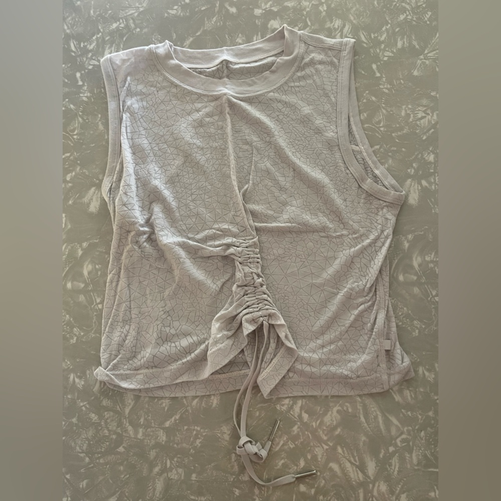 Lululemon crop top